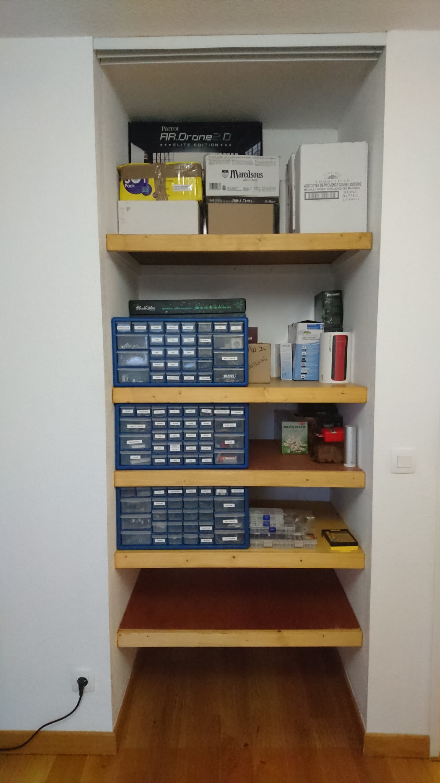 Placard organisé avec rangement