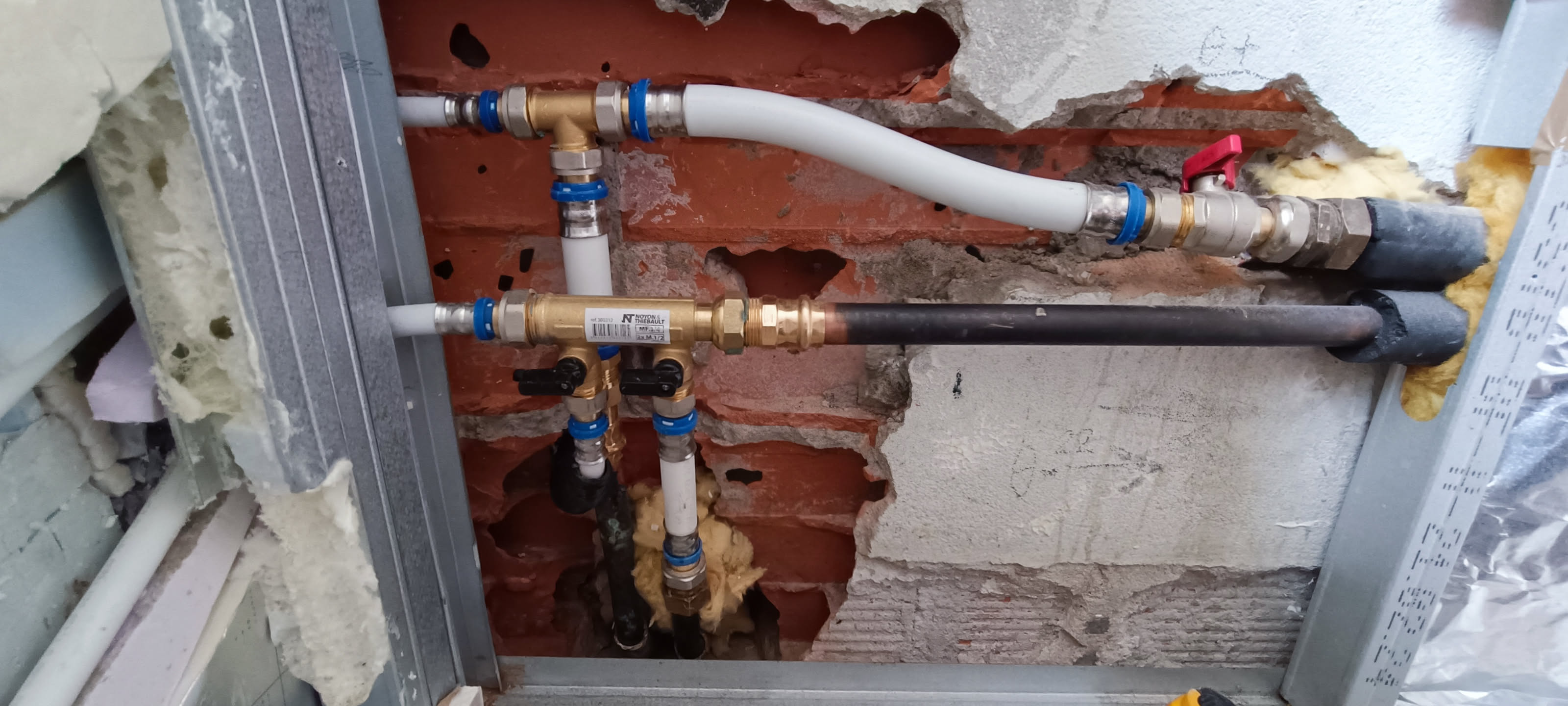 Installation des tuyaux PEX et raccords en laiton