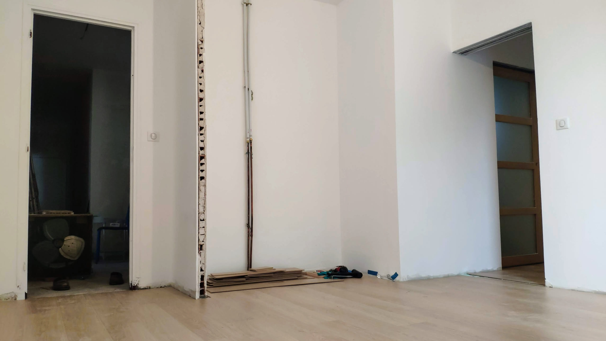 Installation du plancher en cours