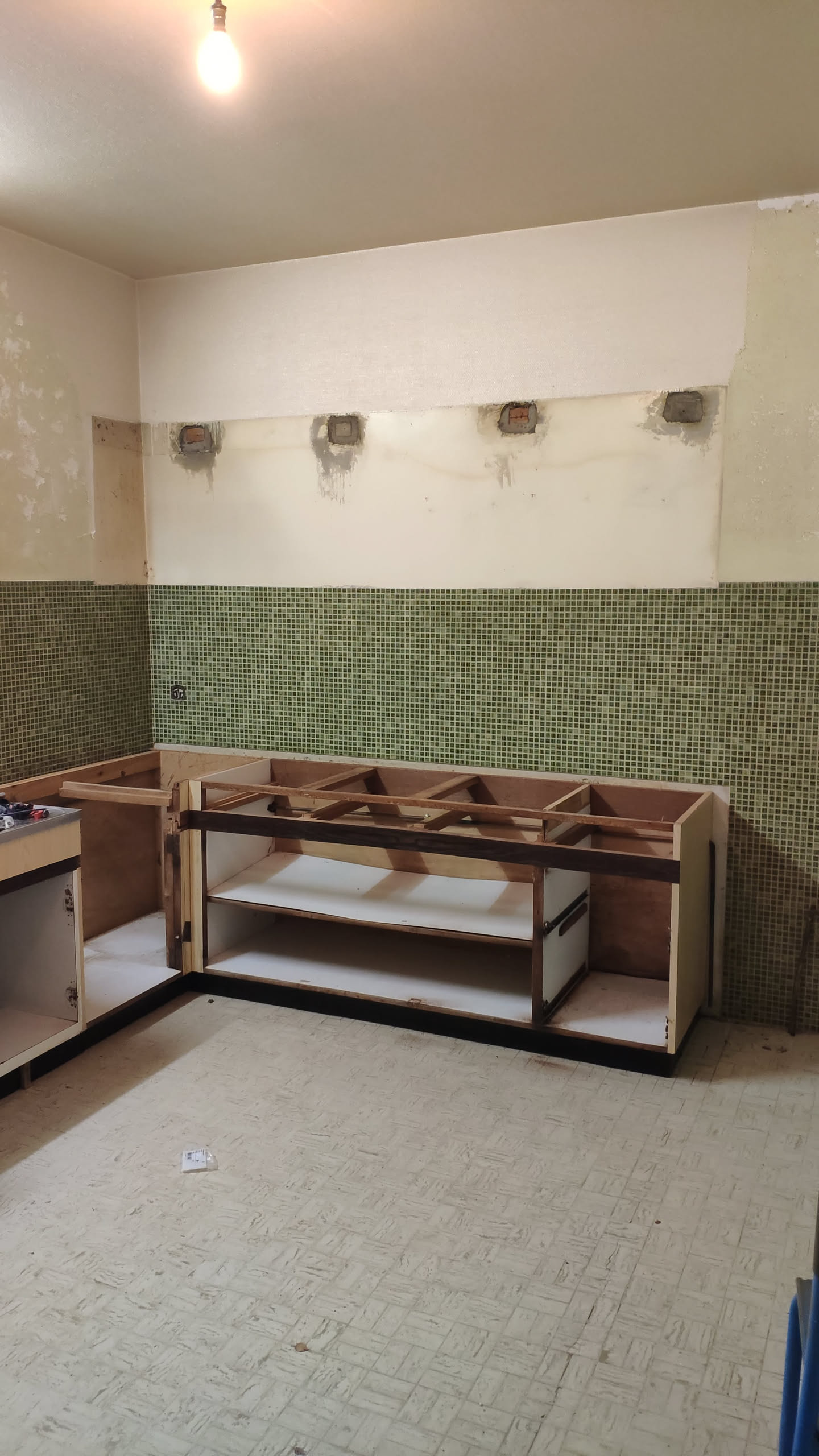 Vue de la cuisine avant rénovation