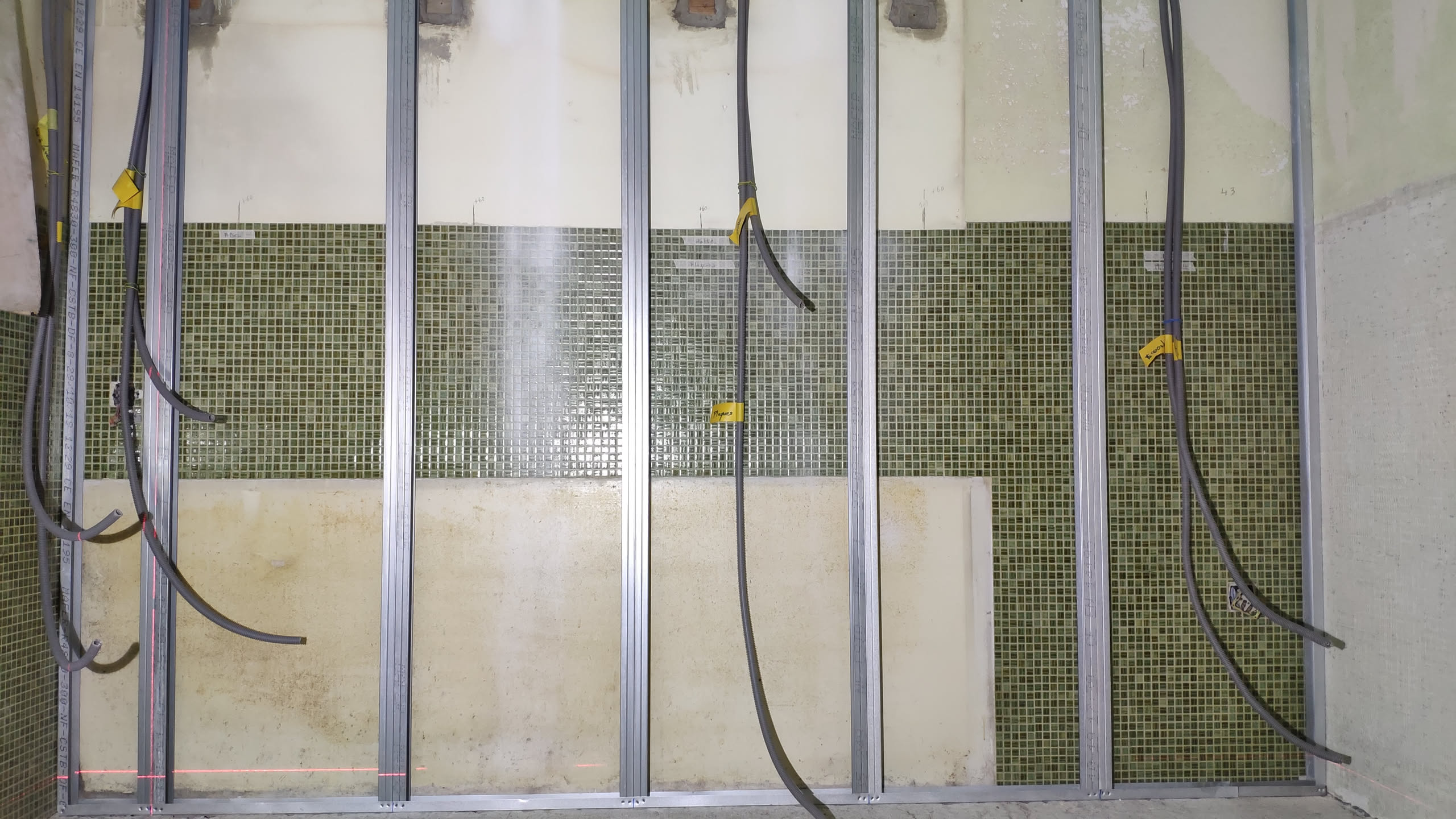 Installation des panneaux de placo hydrofuge