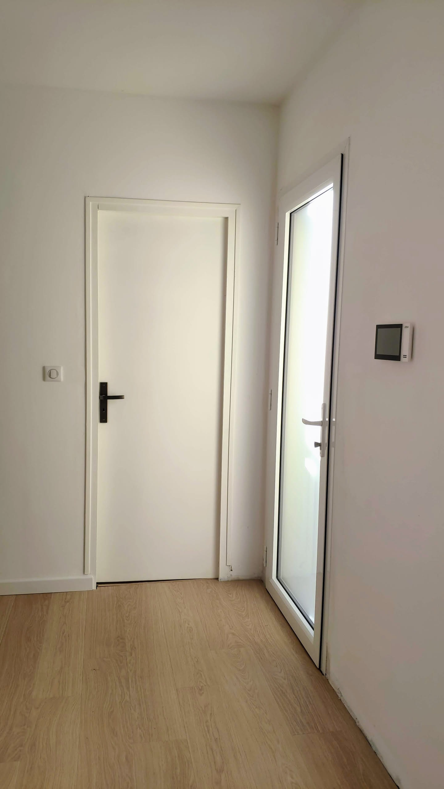 Détail de la nouvelle porte installée