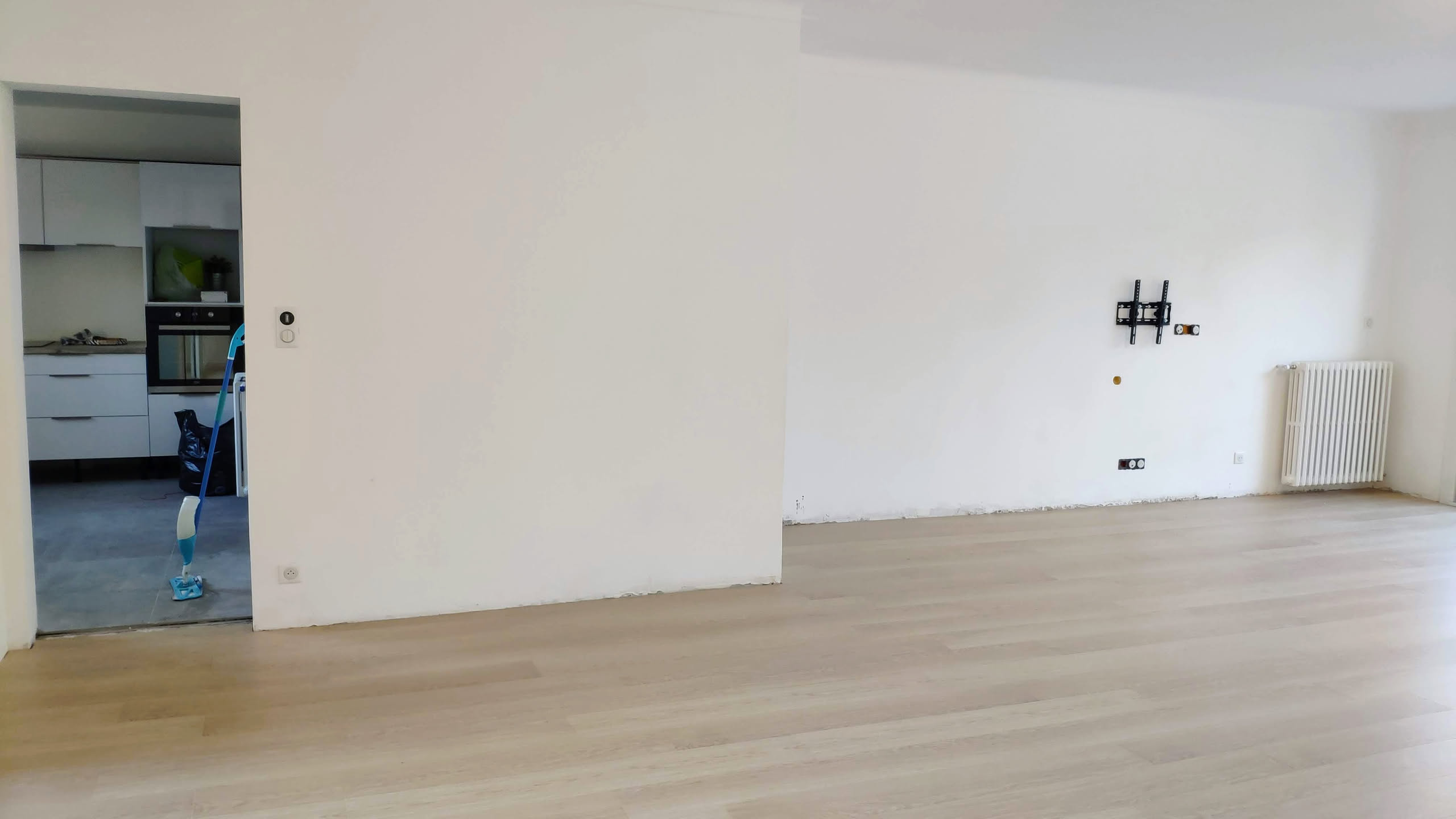 Parquet partiellement installé