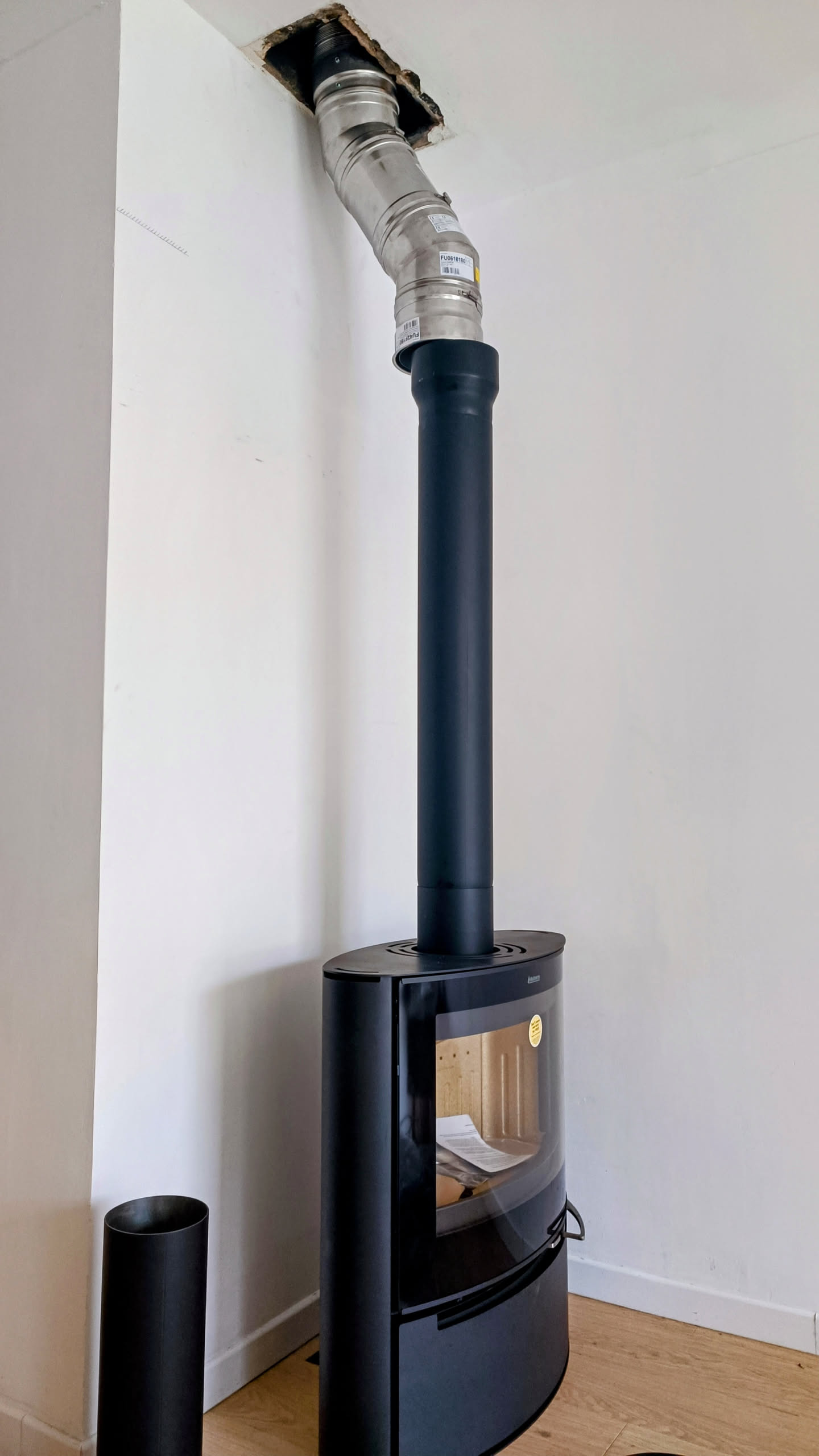 Poêle installé avec conduit